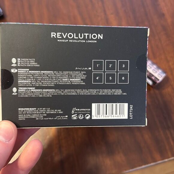 Revolution Makeup Hydra Bright Colors Eyeshadow Palettes + Liquid (B) - Picture 5 of 8